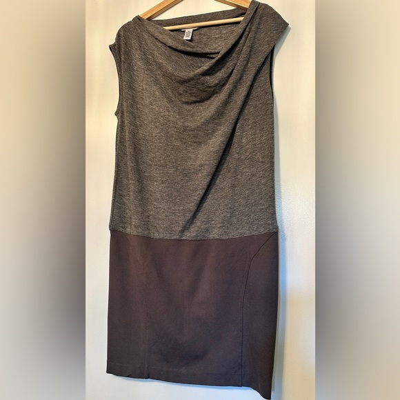 Calvin Klein sleeveless wool blend dress. - Picture 2 of 7